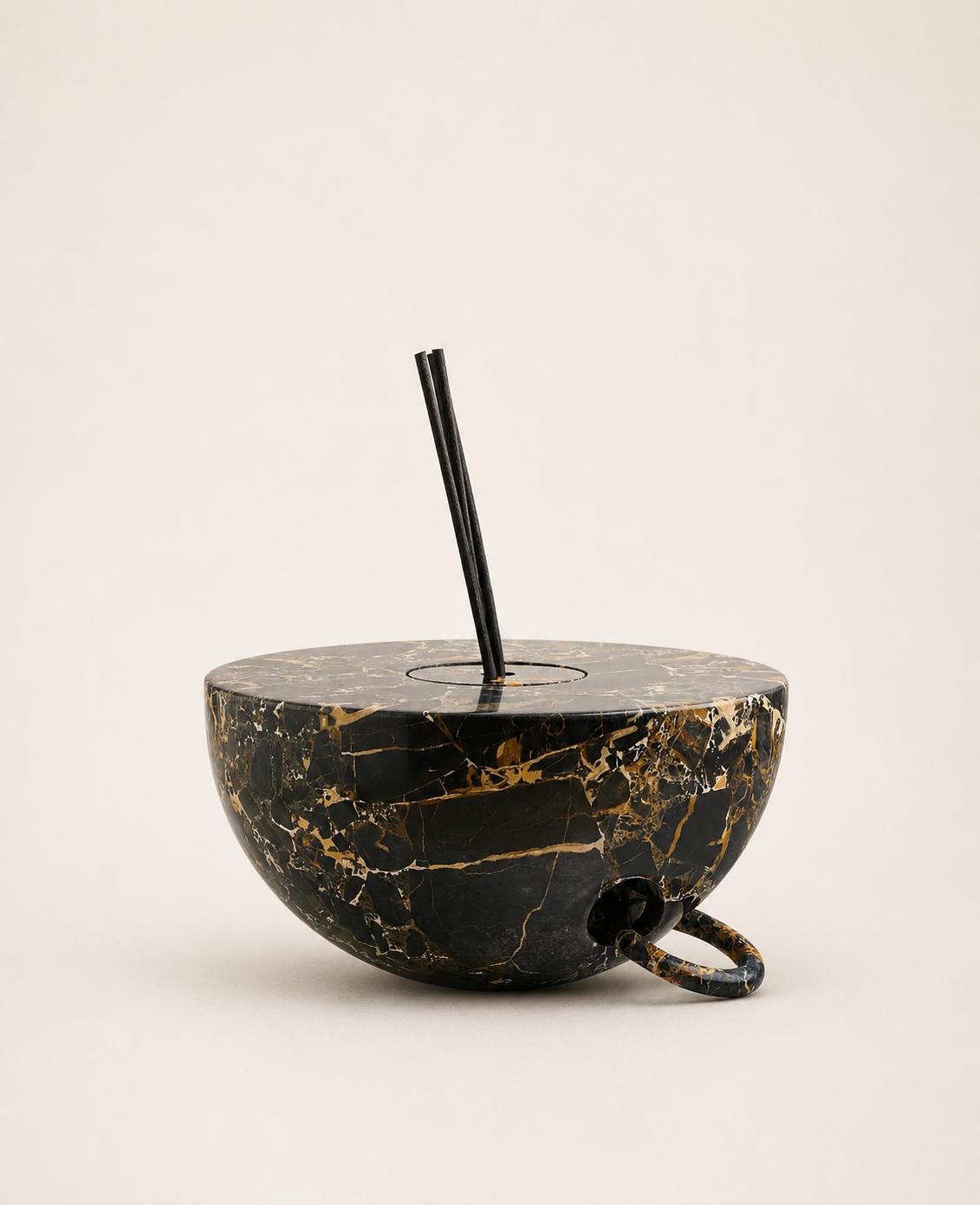 Marchanta NYC essential oil diffuser in Portoro Marble
